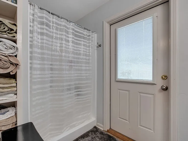 1603 Carruthers St #A — Photo 12
