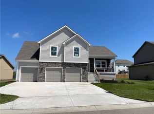1509 N 162nd Cir, Basehor, KS 66007
