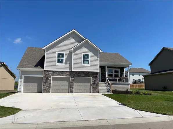 1509 N 162nd Cir, Basehor, KS 66007