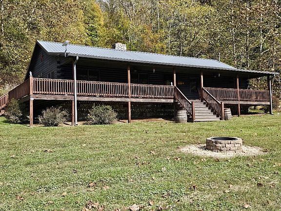 3rd image of 689 River Beach Ln