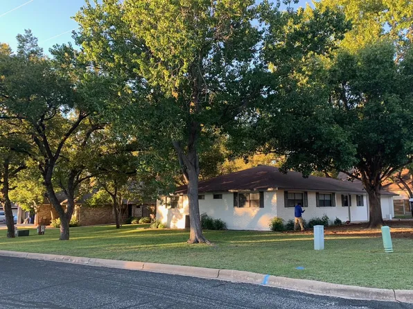 264 Quail St, Meadowlakes, TX 78654