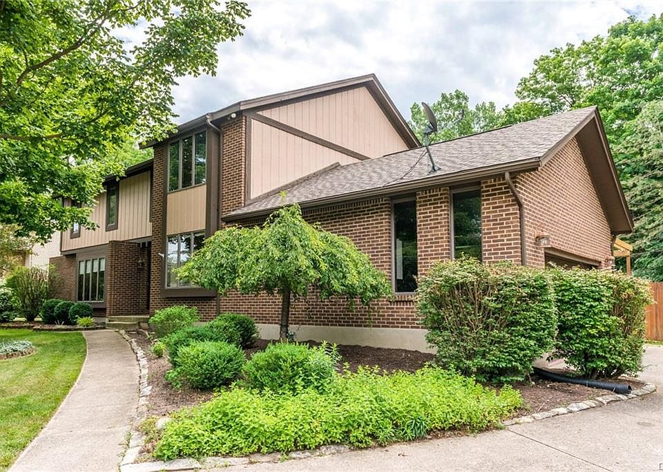 1st image of 304 Shadywood Dr