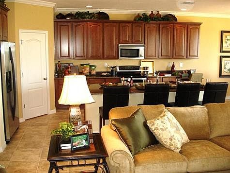 3rd image of 6022 Magnolia Park Blvd