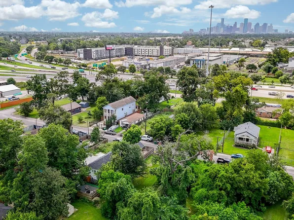 0 E 31st St, Houston, TX 77022