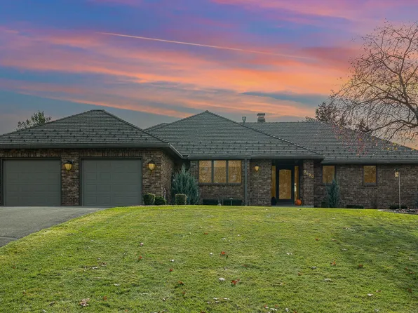 3690 Birchpond Pl, Eagan, MN 55122