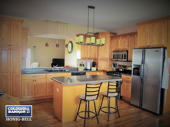 5th image of 934 Winchester Green Dr