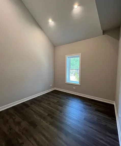 4851 N Claremont Ave #205 — Photo 7