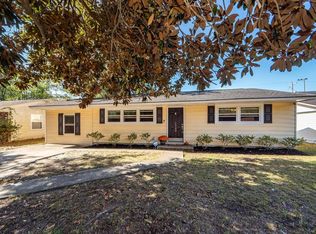1233 Hawthorne Cir, Hanahan, SC 29410