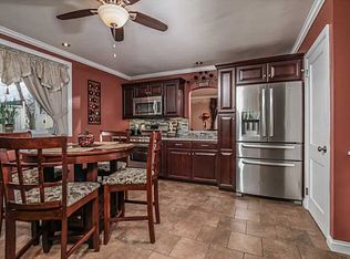10 Cantibury Ct, Warwick, RI 02889