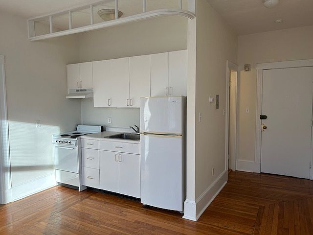 1st image of 17 Fairbanks St APT 33