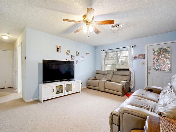 4th image of 2605 Little John Ln