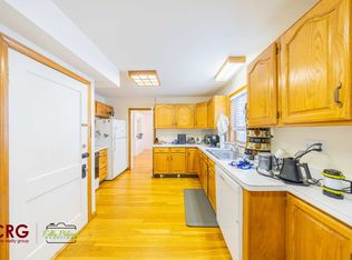 21 Salisbury Rd #1, Newton, MA 02458