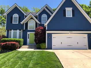 3529 NW Winding Woods Dr, Lees Summit, MO 64064