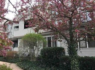 829 Topsail Ln, Secaucus, NJ 07094