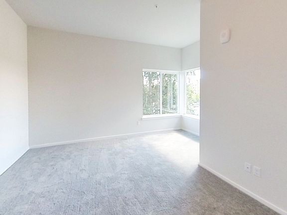 4th image of 2540 S 42nd St #58