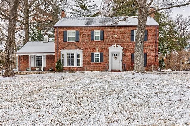 2nd image of 27 Grantwood Ln