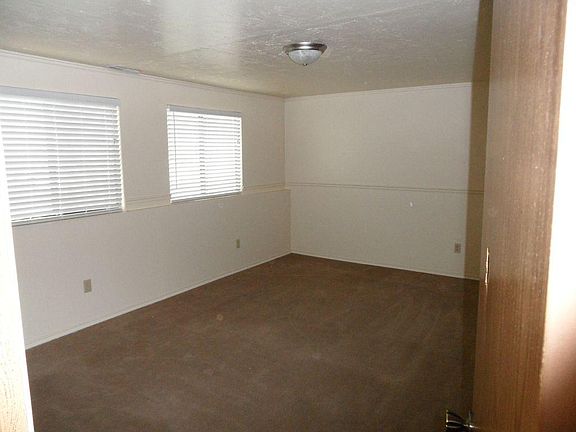 4th image of 1263 E Pagos Ave