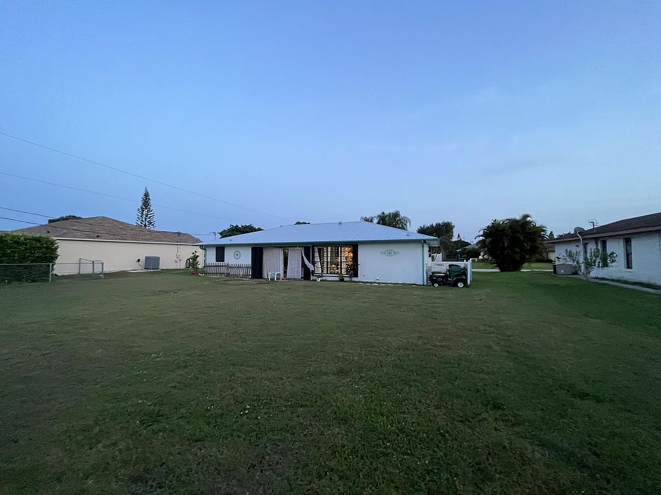 1st image of 1117 SE Menores Ave