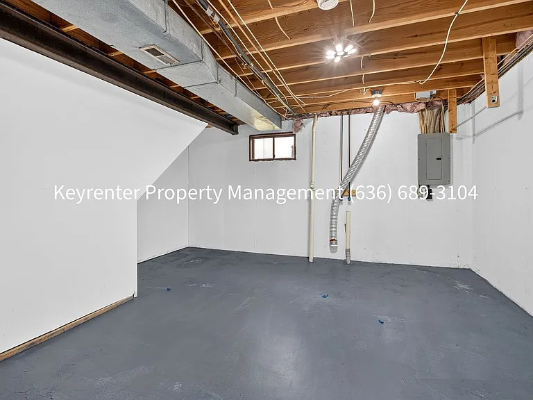 419 Omar Ct — Photo 32