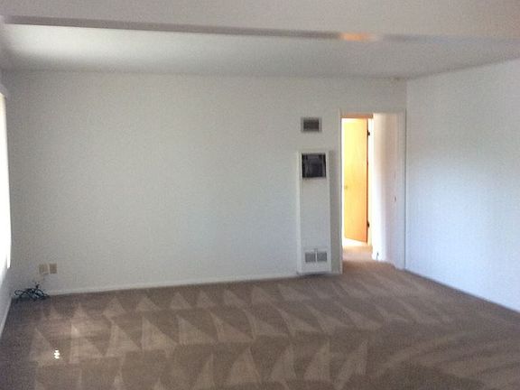 4th image of 2942 Lexington Dr