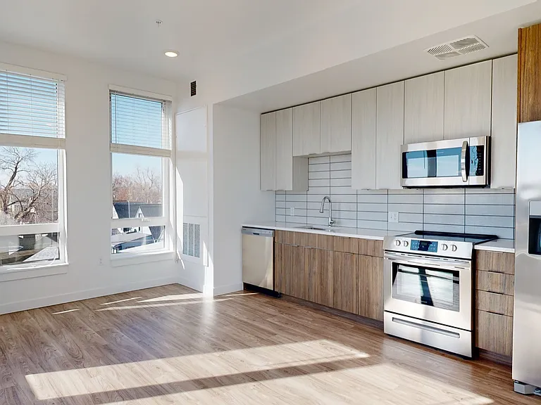 Carraway Apartments — Photo 2