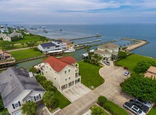 108 Starboard Dr, San Leon, TX 77539