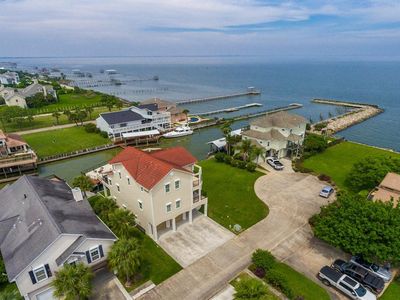 108 Starboard Dr, San Leon, TX, 77539