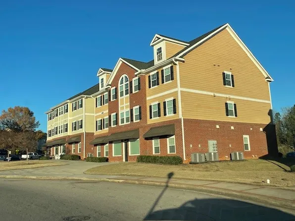 400 Athletic Club Blvd #201, Clayton, NC 27527