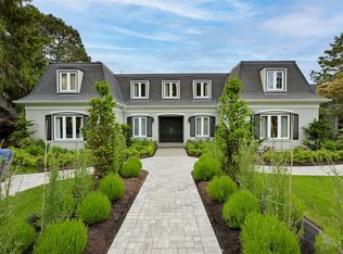 3705 Devon Rd, Oak Bay, BC V8R 6C8