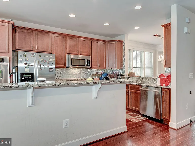 3309 Kemper Rd — Photo 17