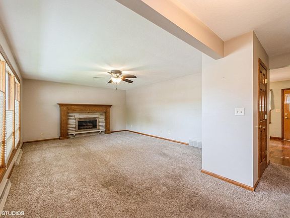 3rd image of 2203 Linden Dr