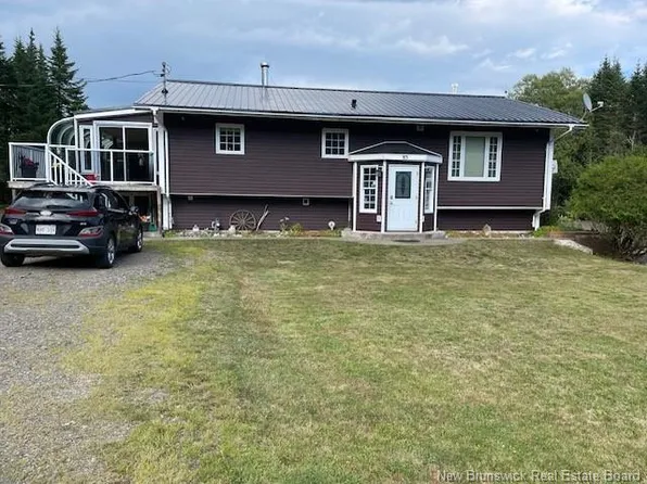 85 Mountain Rd, Pennfield, NB E5H 1P6