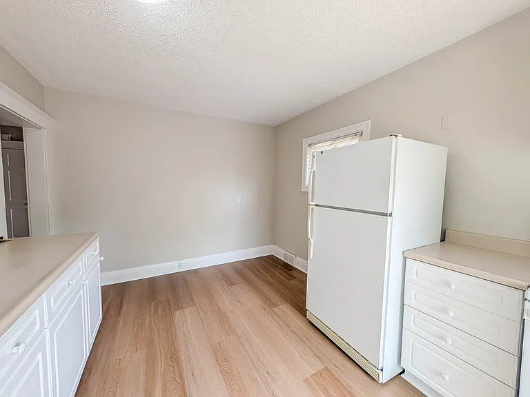 6 Wolseley Ave #2 — Photo 17