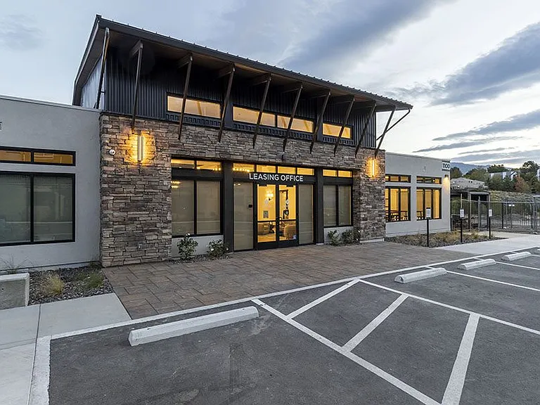 The Retreat Luxury Apartments — Photo 38