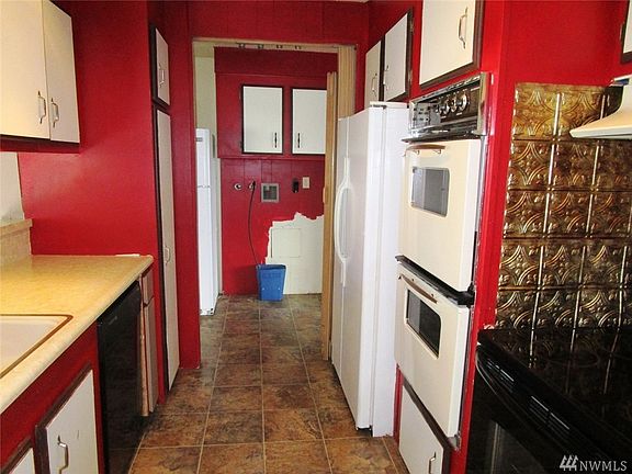 4th image of 2534 Chatham Hill Dr
