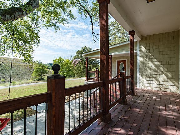 3rd image of 2930 Thorn Grove Pike