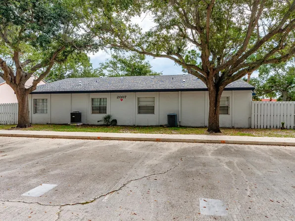 2007 Oleander Blvd APT D, Fort Pierce, FL 34950