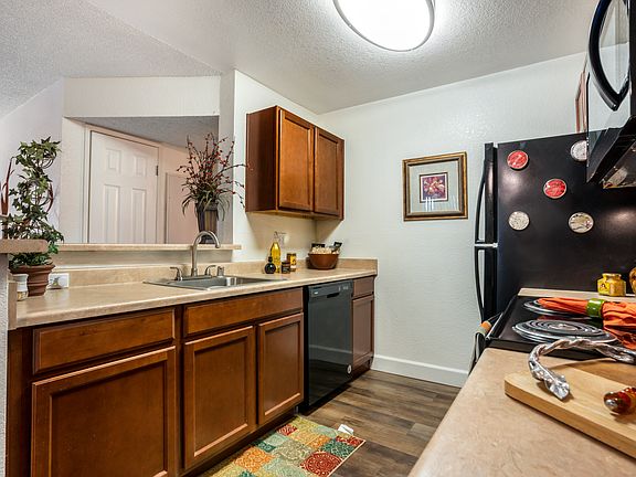 4th image of 4350 Galbrath Dr APT 192