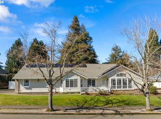 926 Clearbrook Dr, Oregon City, OR 97045