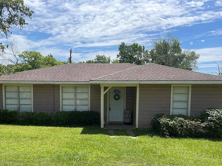 1150 N Berlin Rd — Photo 2