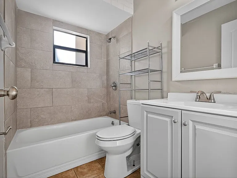 1956 Red Cedar Cir — Photo 8