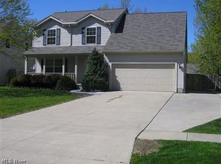 6324 Oak Tree Dr S, Lorain, OH 44053