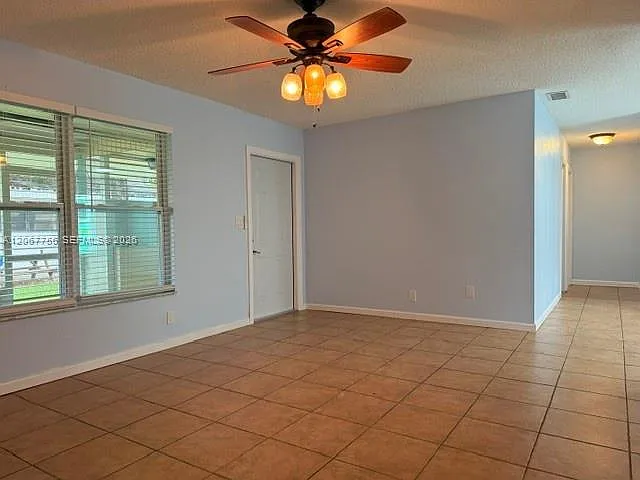 516 SW 14th Ct #516 — Photo 2