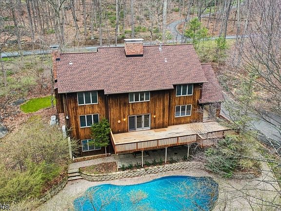 2nd image of 908 Ravine Road