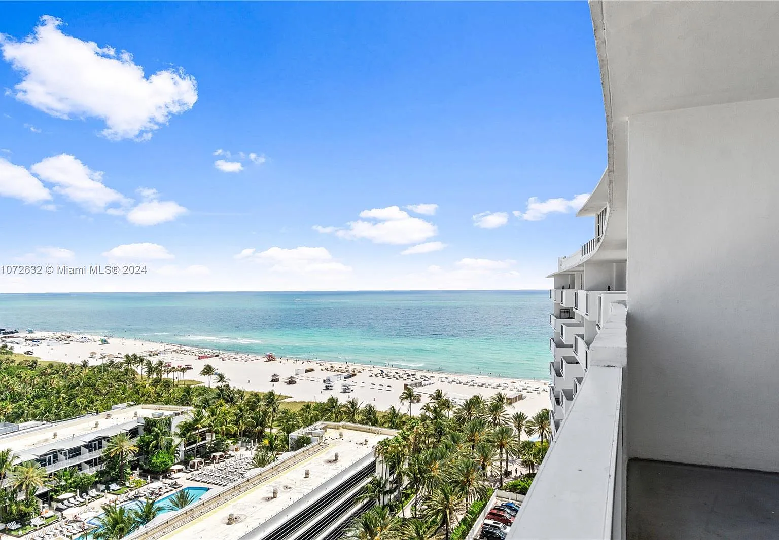 The Decoplage Condo — Photo 1