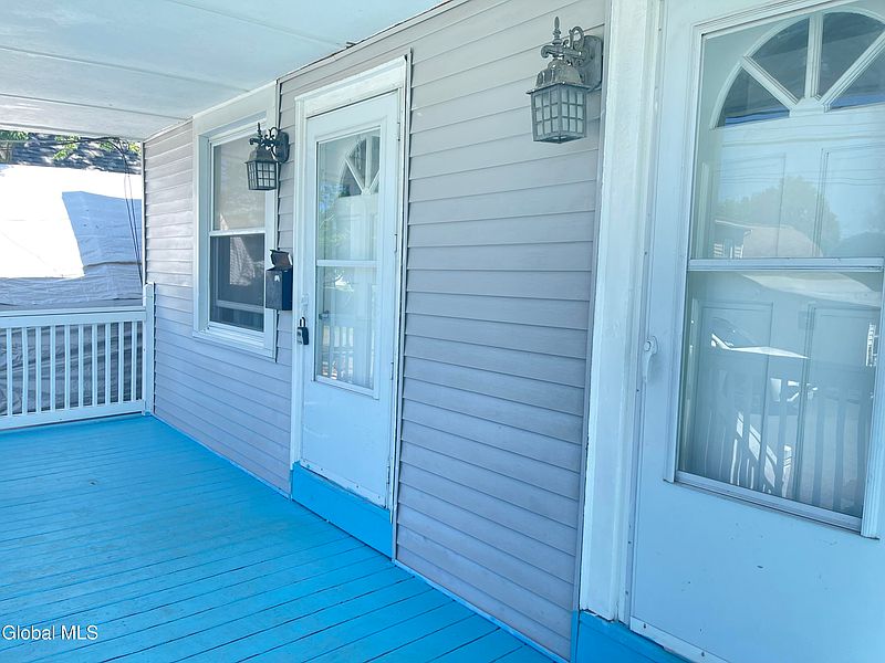 4th image of 11 Sunnyside Avenue
