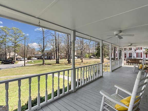 2nd image of 108 E Creekview Dr SW