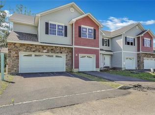 305 Iron Forge Ln, New Windsor, NY 12553
