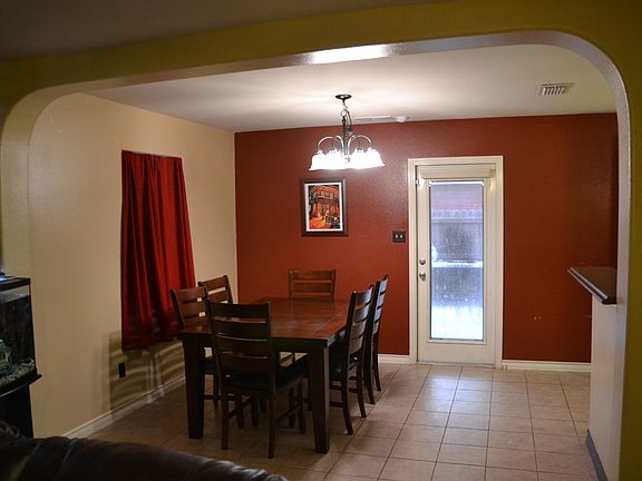 4th image of 412 Bernal St