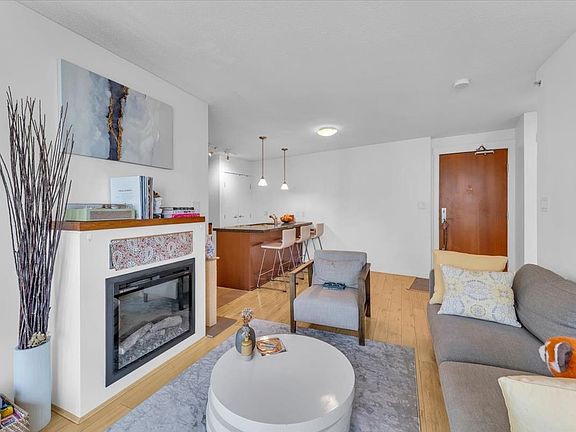 5th image of 1189 Melville St #1707